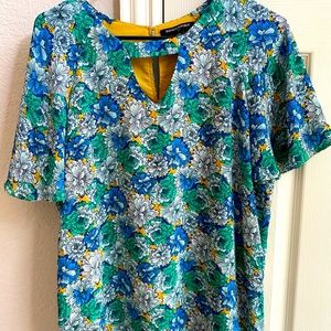 Banana Republic women’s work/business casual colorful blouse